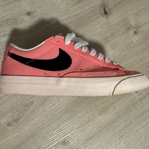 Nike Blazer Low 77